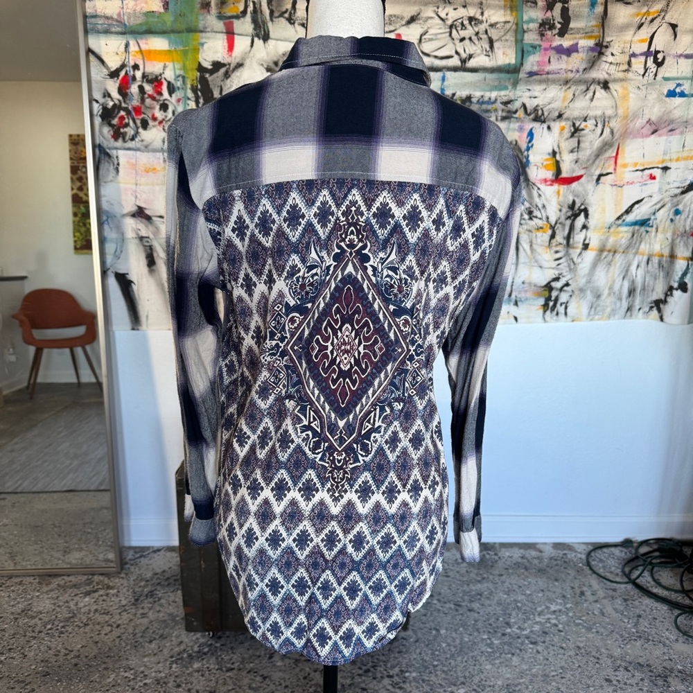 Blue and White Casual Button Down Shirt with Geometric Back